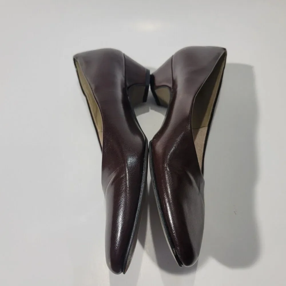 Hush Puppies Soft Style Slip On Dress Shoes Low Block Heels Brown Sz 10 Narrow